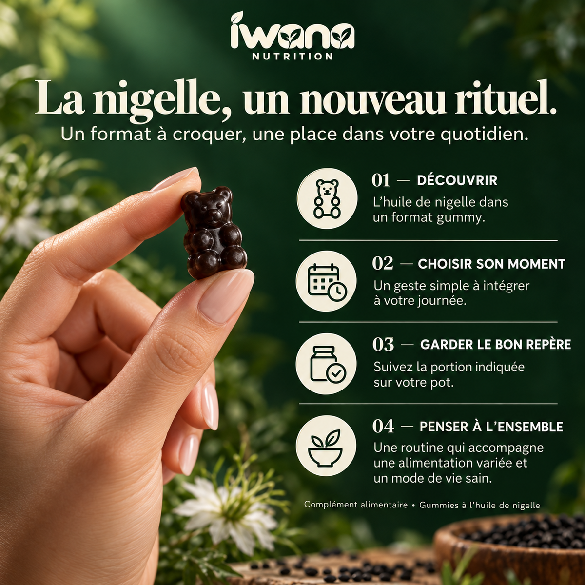 Gummy à l'huile de nigelle tenu entre deux doigts, Iwana Nutrition